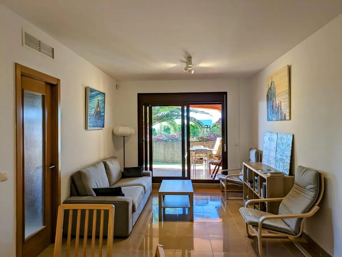 Playa Del Angel 3-Bedroom Apartment エステポナ