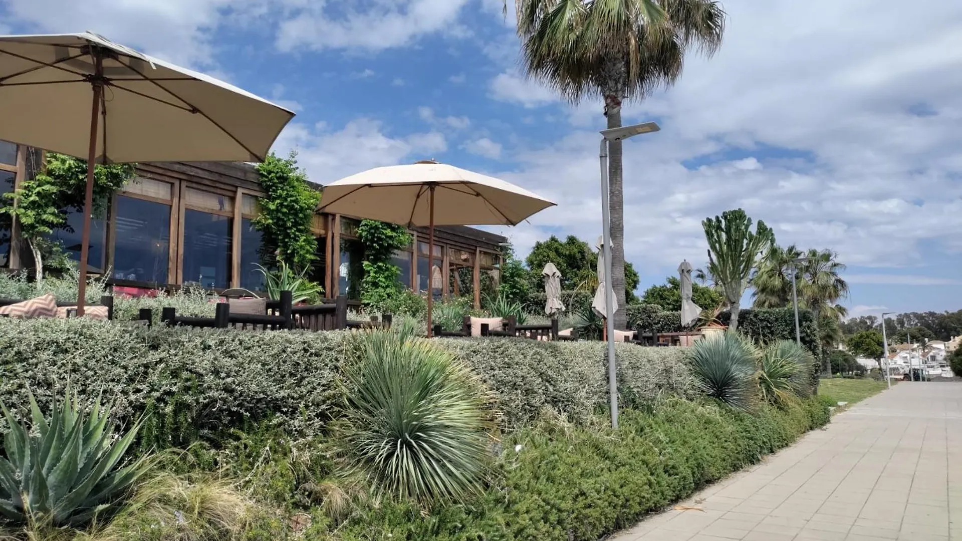Playa Del Angel 3-Bedroom Apartment Estepona