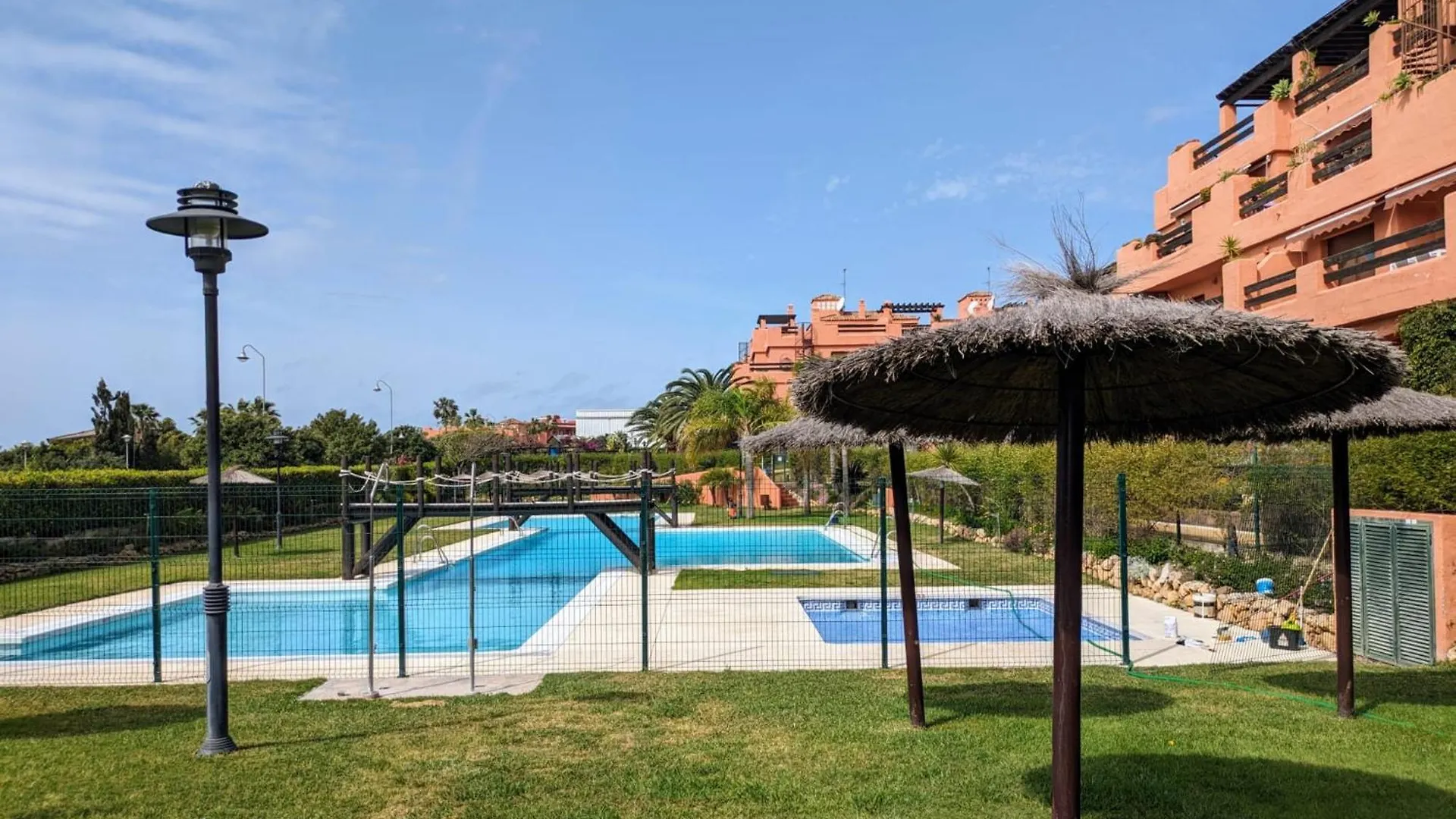 Playa Del Angel 3-Bedroom Apartment Estepona España